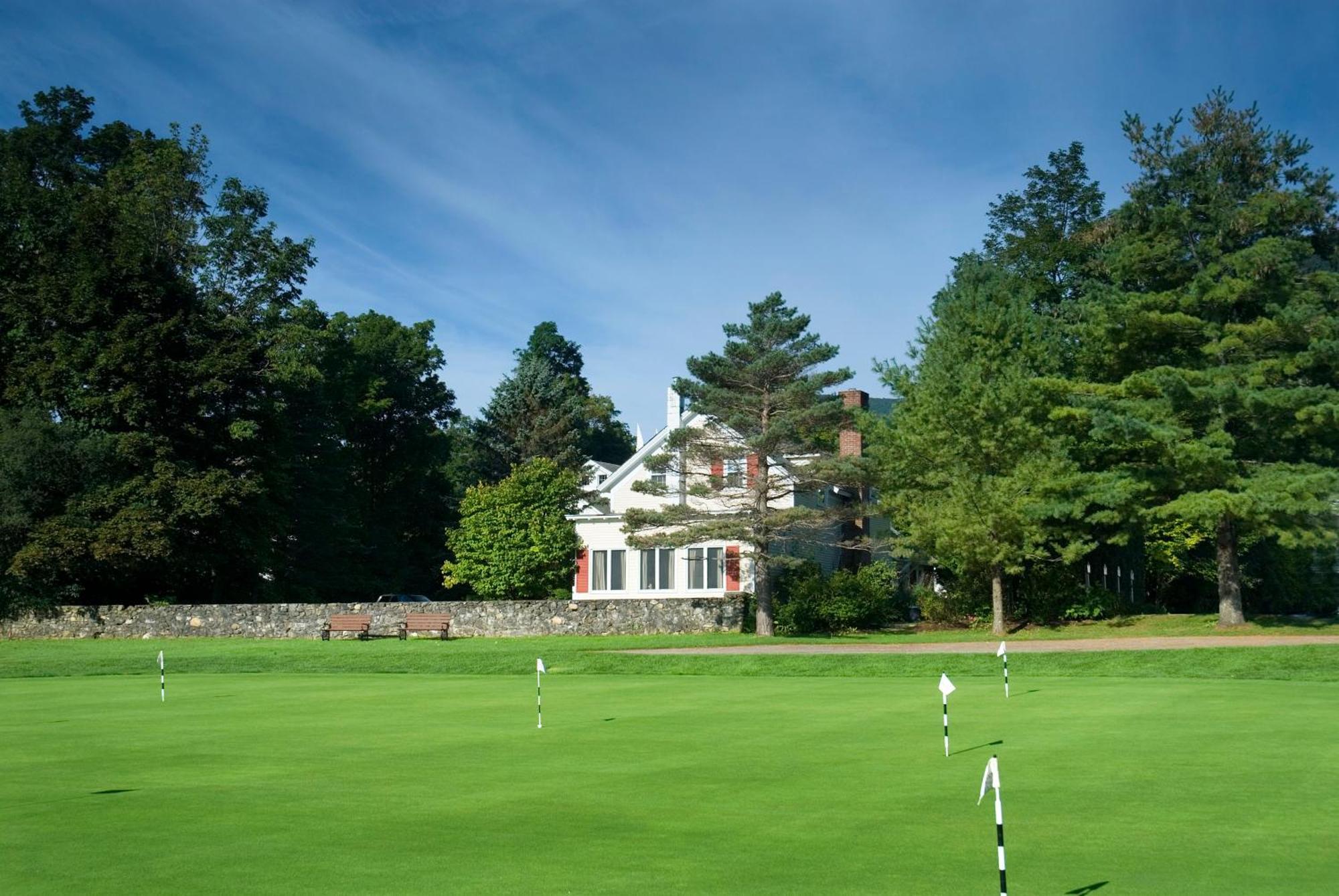 The Equinox Golf Resort & Spa Manchester Buitenkant foto